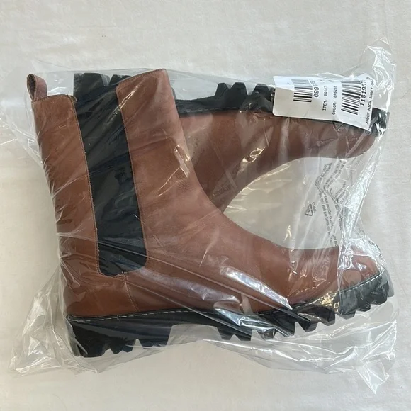 J Crew Gwen lug-sole high-shaft Chelsea boots in leather Item BA187 10 1/2 - Picture 2 of 4